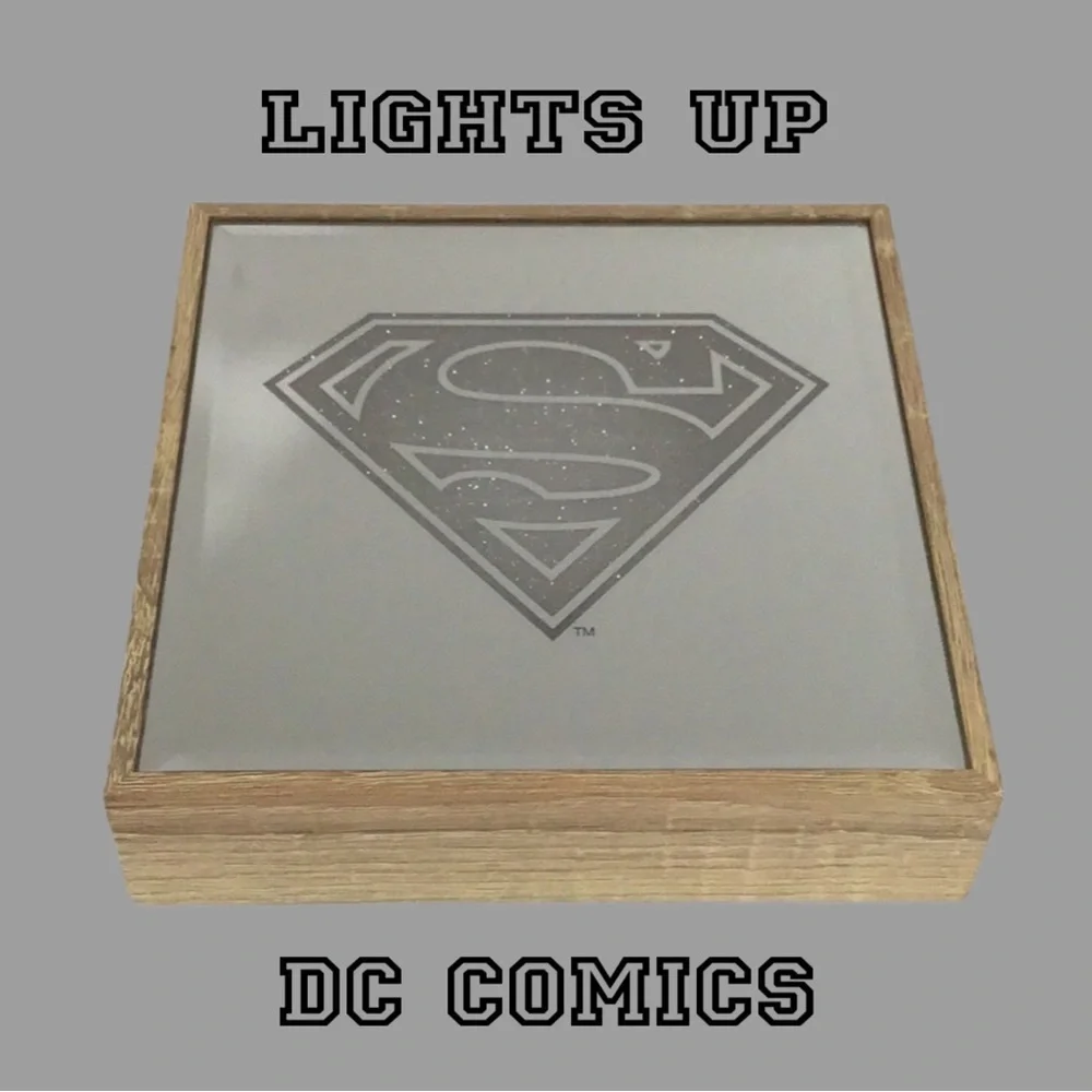 DC COMICS Superman/Supergirl Logo Lighted Mirror, Square, Glittery, Timer
